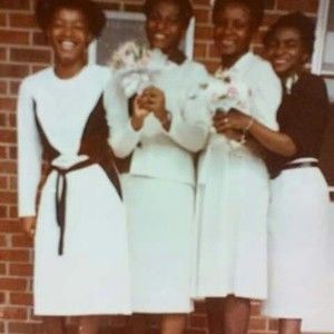 Meet your Posher, Inez